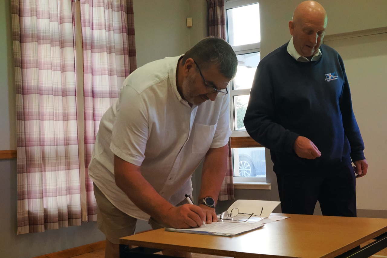 signing grant